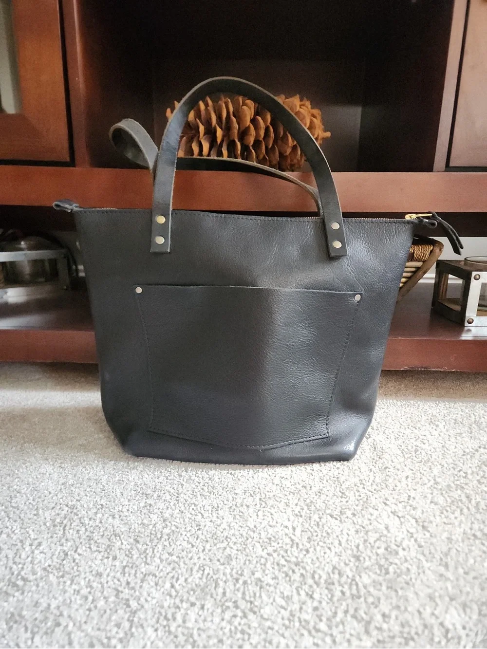 Portland Leather Goods Black Leather Tote Bag Zip Top - Picture 7 of 7